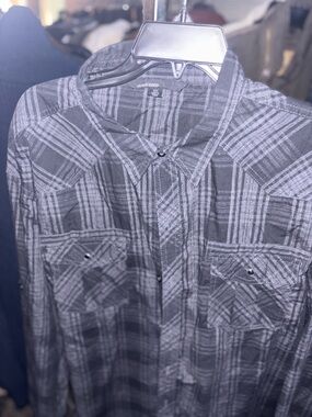 Men's Gray Plaid Button-Down Shirt